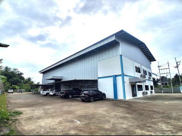ขายโรงงานบ้านบึงชลบุรี เนื้อที่ 2 ไร่ พื้นที่สีเหลือง มีใบรง 4 (โรงฉีด โรงแม่พิมพ์) พื้นที่อาคาร: 1067 ตารางเมตร