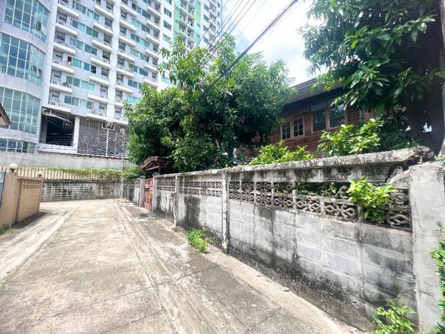 ที่ดิน 99ตรว.พร้อมสิ่งปลูกสร้าง บ้าน นครอินทร์ พระราม5 ใกล้ สี่แยกติวานนท์ ใกล้ถนนใหญ๋เดิน2นาที สะดวกแม้ไม่ใช้รถ ใกล้ บิ๊กซี ติวานนท์, MRT