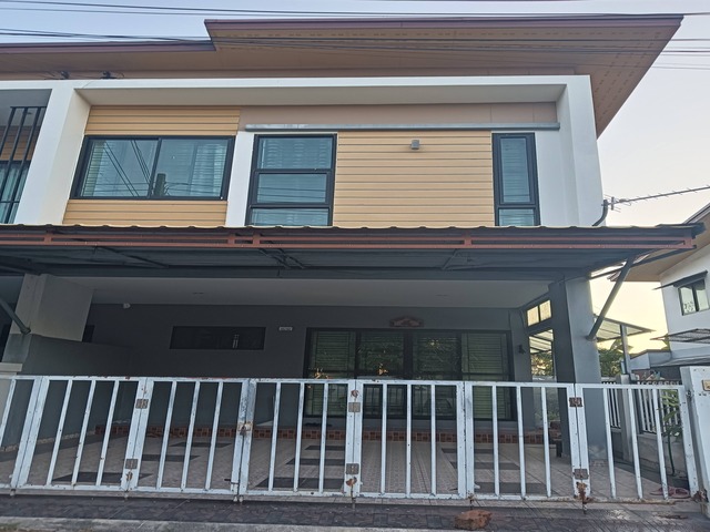 ปล่อย เช่าทาวน์โฮม 2 ชั้นสภาพดีพร้อมเฟอร์นิเจอร์โครงการหมู่บ้าน the perfect home town