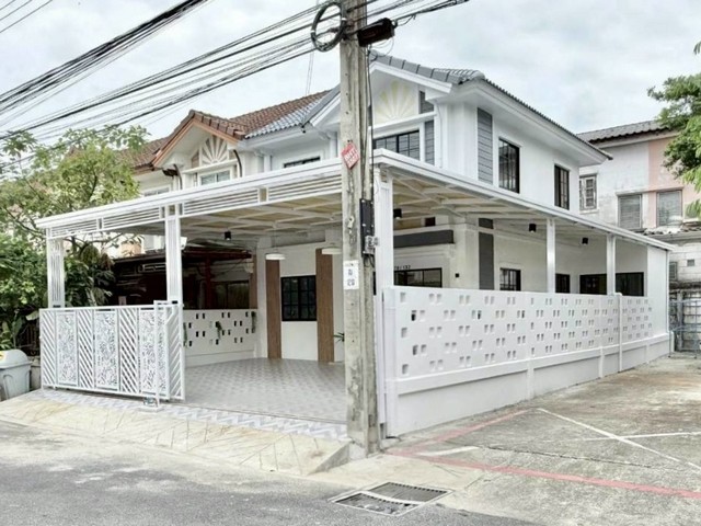 ขายทาวน์โฮม รีโนเวทใหม่ หลังมุม พฤกษาวิลล์12A พหลโยธิน สายไหม 29.6ตรว 4 นอน 2 น้ำ 4 จอด ต่อเติมลงเข็ม ใกล้ทางด่วนศรีรัช
