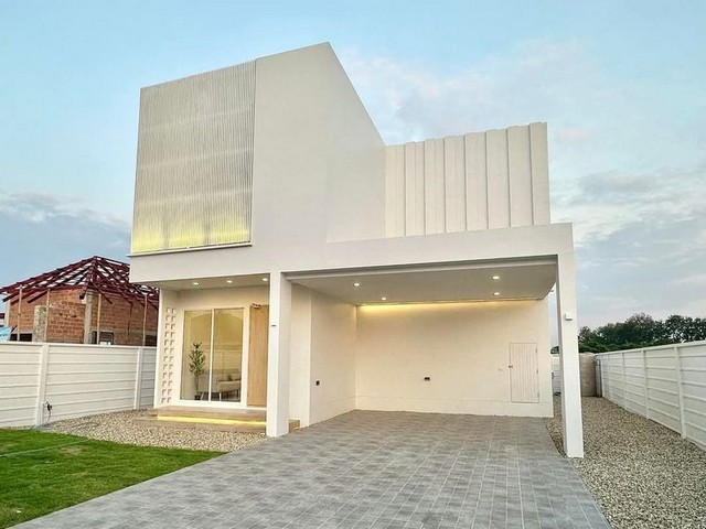 บ้านสร้างใหม่ สไตล์โมเดิร์นมินิมอล 2 ชั้น ทำเลดี โซนท่าวังตาล