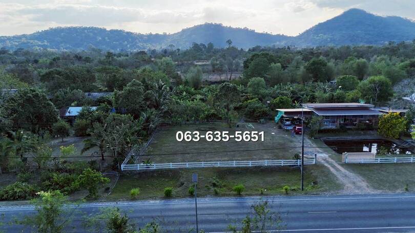 ขายสวนไม้ผลติดถนนหลักเขาพระ วิวภูเขา ทำเลดี ใกล้อ่างเก็บน้ำห้วยปรือ ต.เขาพระ อ.เมือง จ.นครนายก เดินท่อน้ำไว้ทั่วแปลง