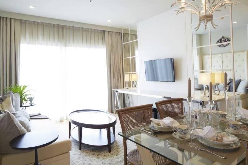 Noble Refine Sukhumvit 26 Peaceful Spacious Private 17th Floor BTS Phrom Phong