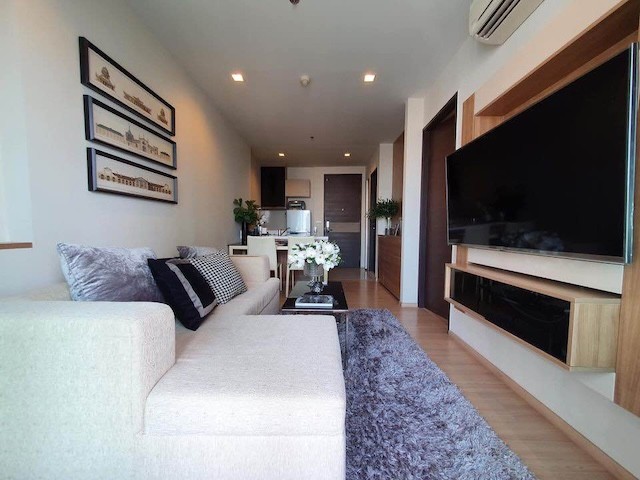 Rhythm Sathorn privacy convenience tranquility 11th floor BTS Saphan Taksin