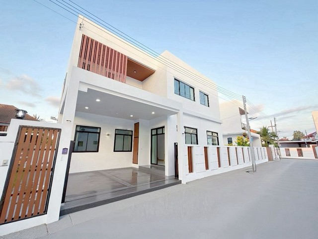 บ้านเดี่ยวหลังใหญ่ 2 ชั้น สไตล์โมเดิร์น ดีไซน์หรู โซนแม่เหียะ