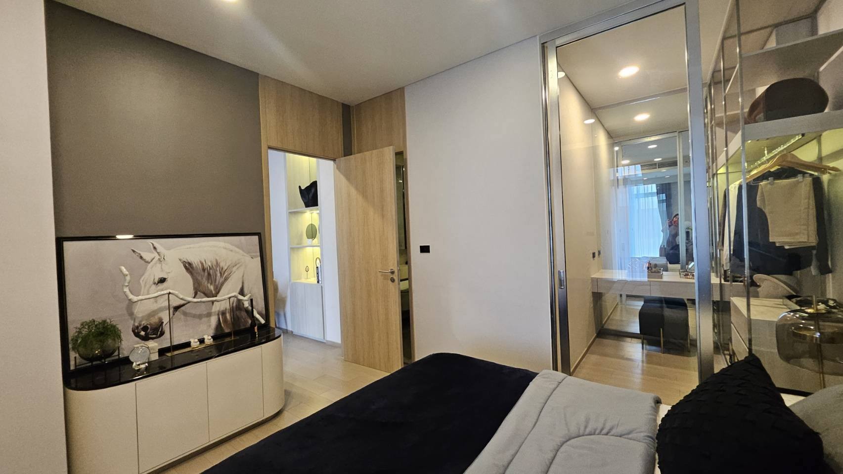 Siamese Exclusive Sukhumvit 42 spacious peaceful 8th floor BTS Ekkamai