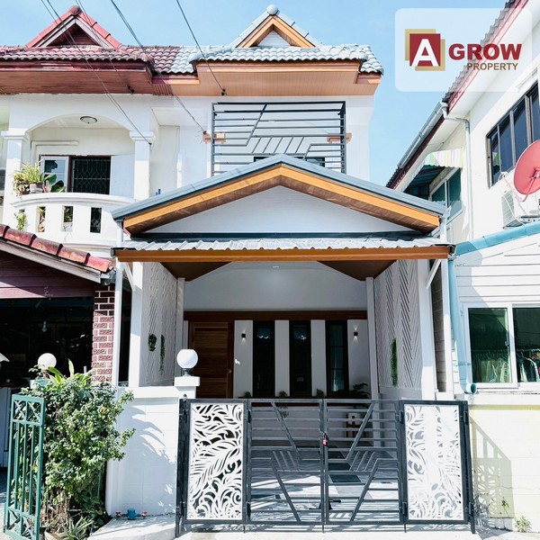 หมู่บ้านมารวย ซอยร่มเกล้า 44 บ้านสวย ฝ้าเพดานสูง โปร่ง ตกแต่งครบ พร้อมอยู่
