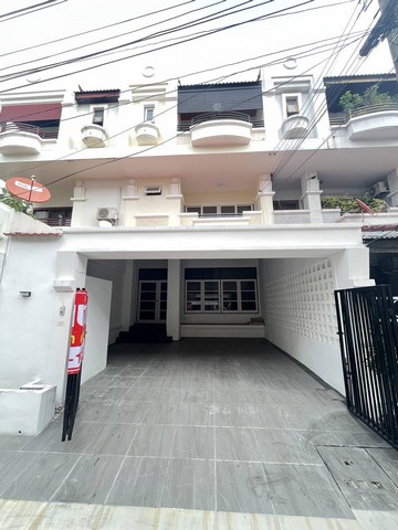The Crest Sukhumvit 34 Private clean convenient 11th floor BTS Thonglor 2