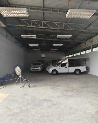 ให้เช่าโกดังสร้างใหม่ย่านจตุโชติ - วัชรพล ใกล้จุดขึ้นลงทางด่วนจตุโชติ พร้อมออฟฟิศ เหมาะเก็บสินค้า เนื้อที 200 ตรว. พื้นที่ใช้สอย 370 ตร.ม