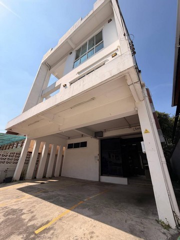 ให้เช่าอาคารสำนักงาน ซอยเพชรบุรี 47 ใกล้พระราม 9 – RCA อาคารมี 3 ชั้นมี ดาดฟ้า ทุกชั้น เพดานสูงนะคะ 3.5เมตร