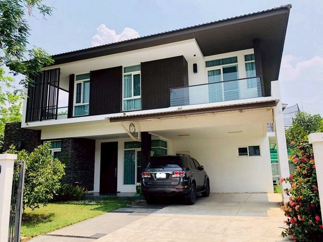 บ้านเดี่ยว 2 ชั้น แปลงมุม ในโครงการคุณภาพ ทำเลดี สุเทพ