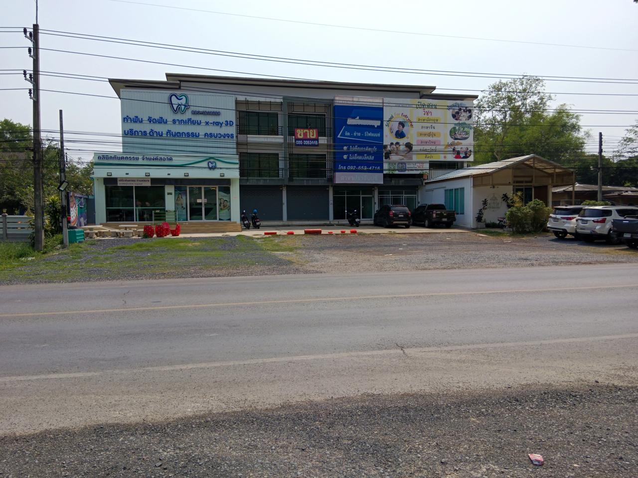 ขายอาคารพาณิชย์ใหม่ 3 ชั้น ทำเลดี ติดถนนเส้นสุวรรณสร 33 จังหวัดปราจีนบุรี