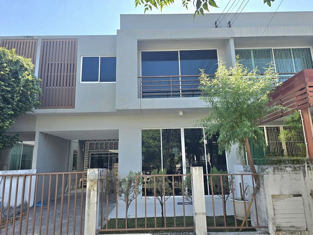 ให้เช่าทาวน์โฮม2ชั้น พื้นที่23ตรว.รามอินทรา101 ฝั่งเดียวกับ แฟชั่นไอส์แลนด์
