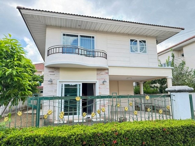 บ้านหลังใหญ่ 2 ชั้น พร้อมสนามรอบบ้าน ทำเลทอง ดอนจั่น