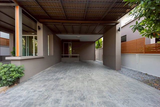 ให้เช่าบ้านเดี่ยว4ห้องนอน ใกล้ธรรมศาสตร์ ศูนย์รังสิตเพียง 15 นาทีหมู่บ้านบารานีเรสซิเดนซ์ คลองสาม คลองหลวง ปทุมธานี
