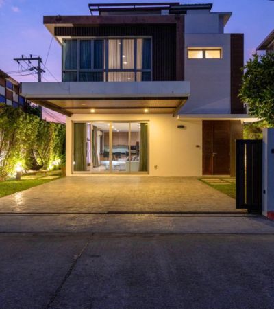 Rochalia Resort Villas บ้านเดี่ยว 3 ชั้น ดาดฟ้าวิวดอยสุเทพ, Jacuzzi. ซาวน่า สไตล์ Modern Luxury