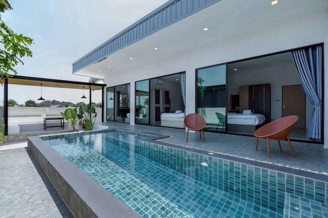 พูลวิลล่าโมเดิร์น ชั้นเดียว บรรยากาศสงบ วิวสวนดอกไม้ แม่ริม