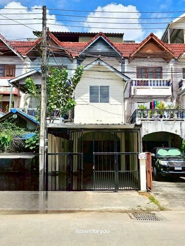 ทาวน์โฮม 3 ชั้น ทำเลเมือง เดินทางสะดวก ท่าศาลา
