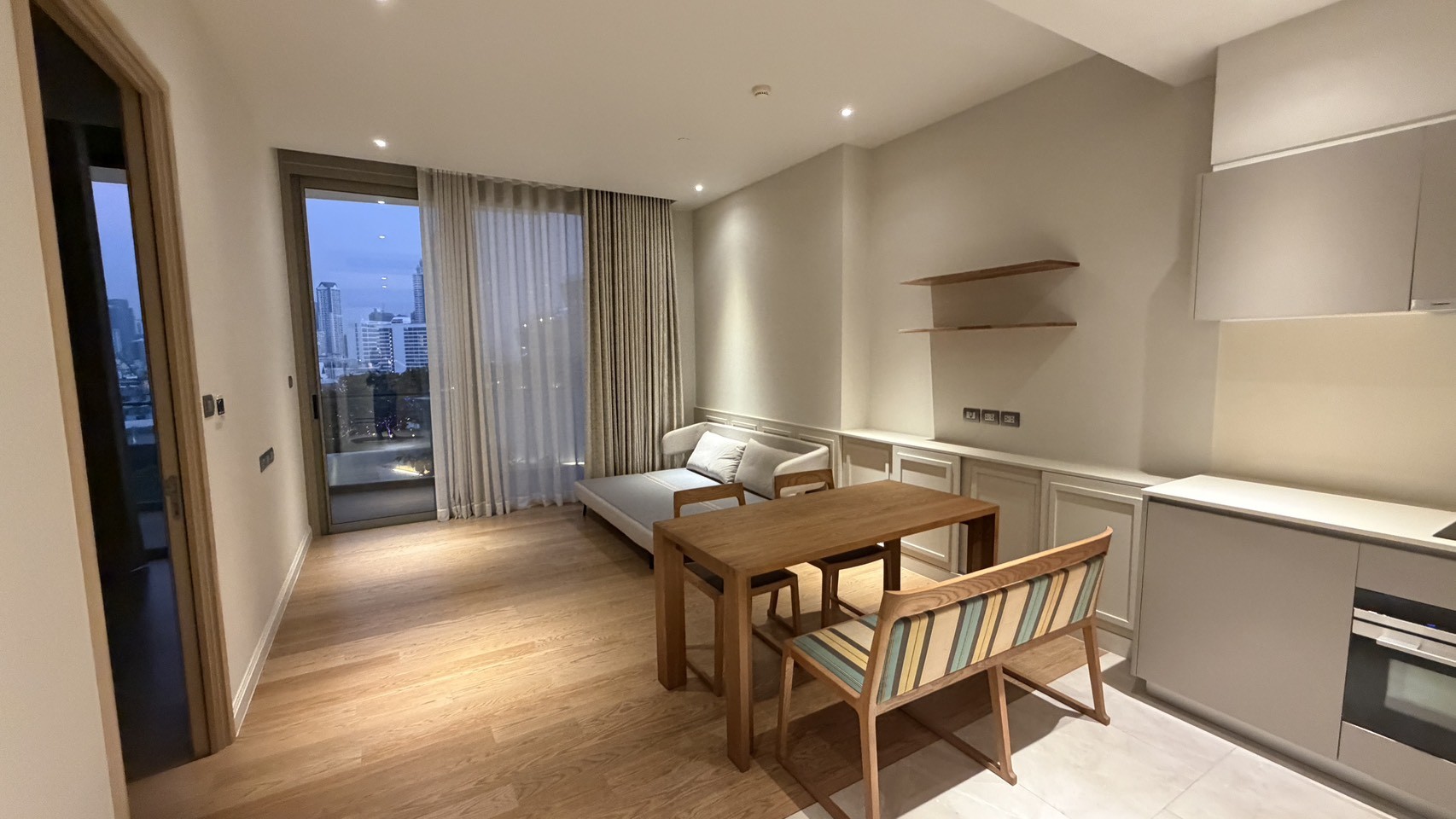 คอนโดลักชัวรีติดแม่น้ำเจ้าพระยา เชื่อมตรง ICONSIAM และรถไฟฟ้า