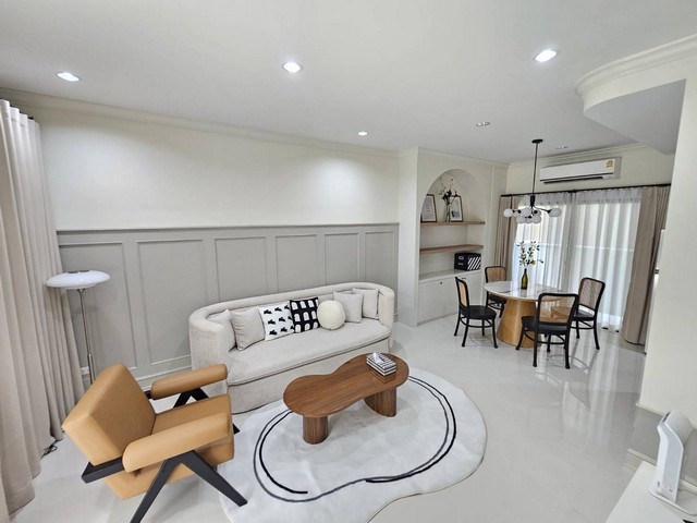 ให้เช่าทาวโฮม3ชั้น ใกล้ Brighton College Bangkok ,Wellington College School หลังมุม บ้านกลางเมือง พระราม 9 - กรุงเทพกรีฑา