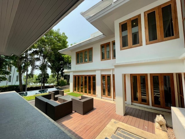 ขายบ้านพูลวิลล่า 3ชั้น ซอยนาเกลือ 12 พัทยาเหนือ จังหวัดชลบุรี บ้านหรูติดทะเลพัทยาเหนือ บนหาดวงศ์อมาตย์