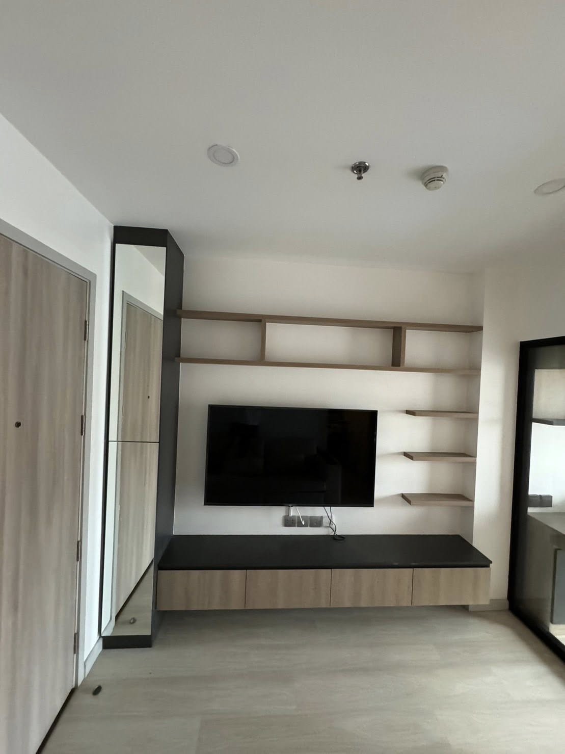 KnightsBridge Prime Sathorn Peaceful Clean 17th Floor BTS Chong Nonsi
