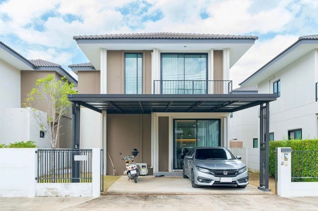 . บ้านเดี่ยว 2 ชั้น บ้านสวย สไตล์โมเดิร์น พร้อมเข้าอยู่ สันกำแพง