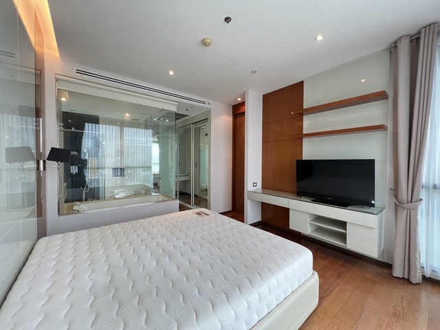 The Address Sukhumvit 28 Clean Convenient Comfortable 14th Floor BTS PhromPhong