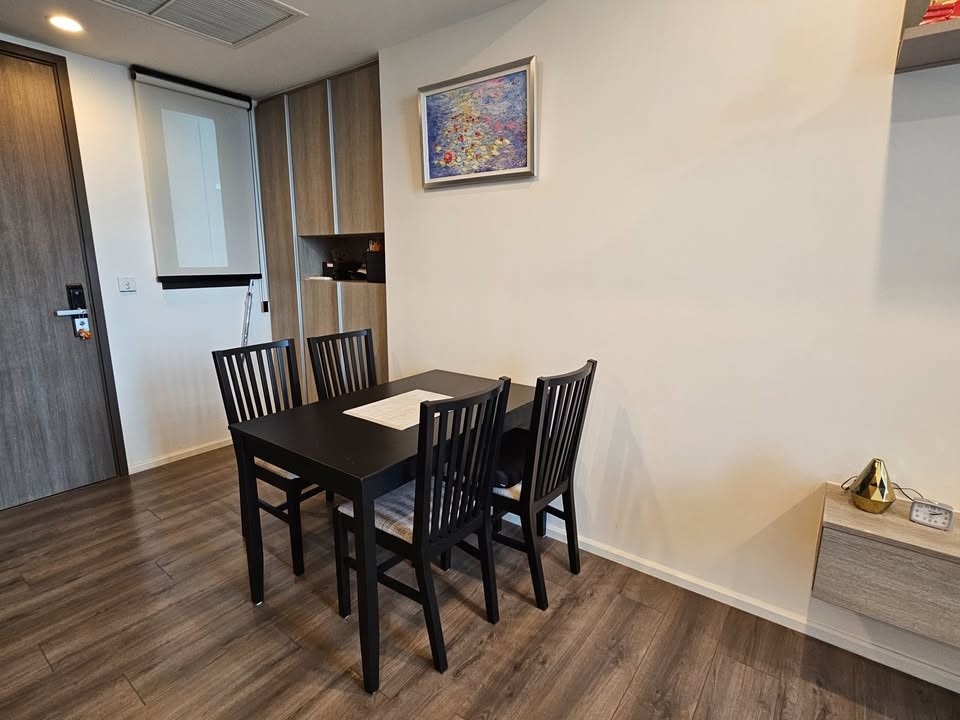 Whizdom Essence Spacious comfortable beautiful view 12th floor BTS Punnawithi