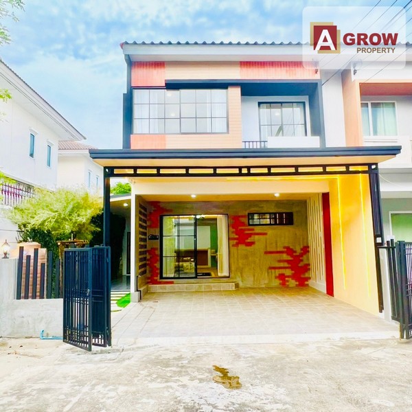 หมู่บ้านเดอะทรัสต์ ทาวน์ วงแหวน - ลําลูกกา หลังมุม รีโนเวทใหม่ทั้งหลัง ตกแต่งครบ พร้อมเข้าอยู่