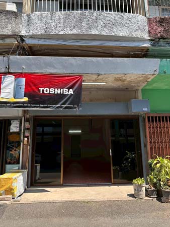 ขายตึกพาณิชย์ ใกล้สี่แยกหนองประทีป ใกล้รพ.กรุงเทพเชียงใหม่
