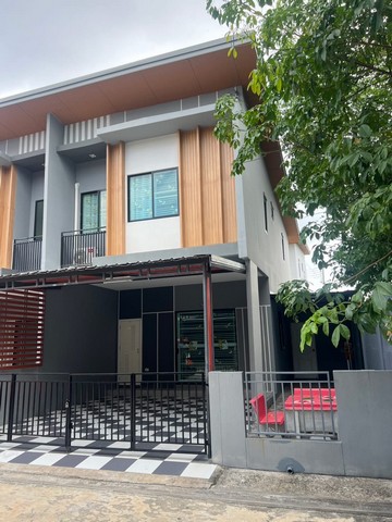 ให้เช่าทาวน์โฮม 2 ชั้น ซอย4 นิคมพัฒนา ระยอง พร้อมเฟอร์นิเจอร์ครบ