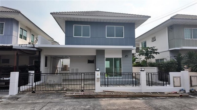 ขายบ้านแฝด 2 ชั้น โครงการ เดอะวิลล่า รัตนาธิเบศร์ อำเภอปากเกร็ด นนทบุรี