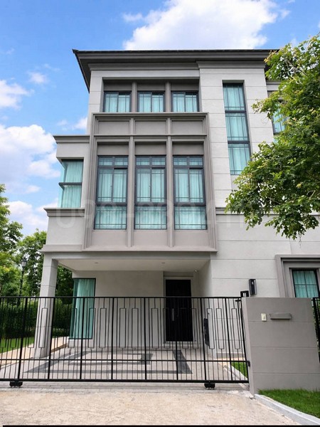 ขายบ้านหรู 3 ชั้น แบบ Duplex บ้านแฝด The Sonne ศรีนครินทร์ บางนา ขนาด 48.4 ตรว 4นอน 4น้ำ