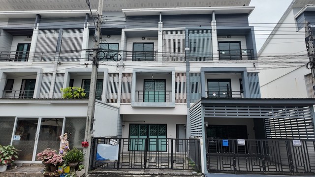ขายทาวน์เฮ้าส์ 3 ชั้น โครงการ อิงทาวน์ ติวานนท์ – แจ้งวัฒนะ อำเภอเมืองปทุมธานี