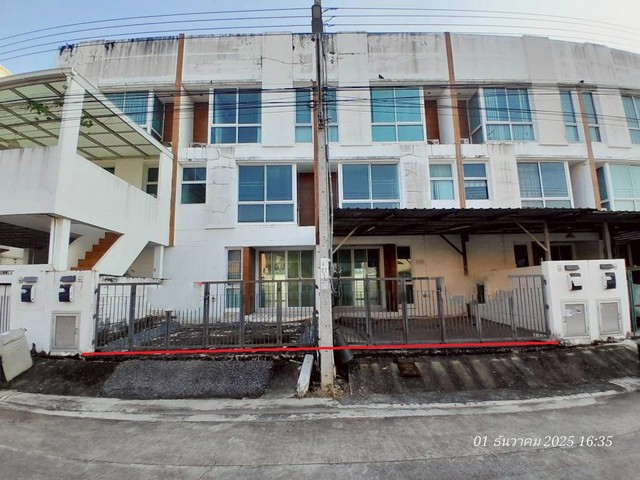ขายทาวน์โฮม มายด์ ฮอฟฟ์ ถนน ร่มเกล้า ลาดกระบัง กรุงเทพ