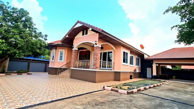 ขายบ้านสวย ถ.อุทุมพร-ศรีสะเกษ สภาพพร้อมอยู่ ติดถนน 4 เลน