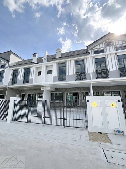 ให้เช่าทาวน์โฮม 2 ชั้น 3 ห้องนอน วิลลาจจิโอ 3 ศรีนครินทร์-บางนา Villaggio 3 Srinakarin-Bangna ใกล้เมกะบางนา
