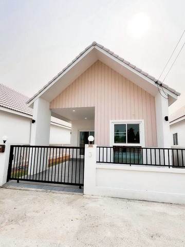 ขายบ้านมินิมอลนอร์ดิก หางดง เชียงใหม่ ตรงข้ามโรงเรียนนานาชาติปัญญาเด่น พร้อมเฟอร์เพียง 1.79 ล้าน