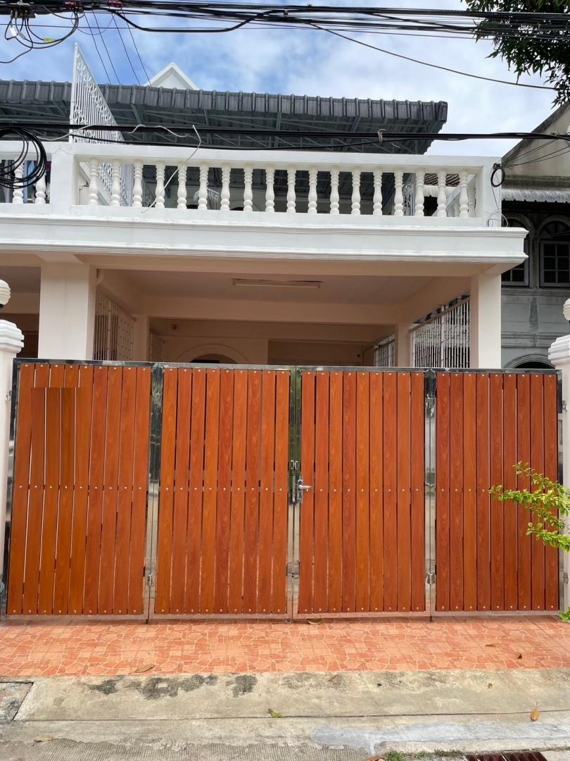 ให้เช่าทาวน์เฮาส์ 2 ชั้น 34 ตร.ว. ซอยอุดมสุข 51 เขตบางนา ใกล้ทางด่วนบางนา