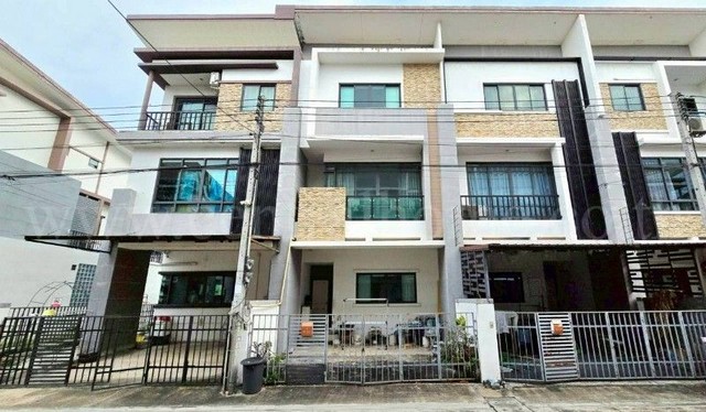 ทาวน์โฮม ลิฟวิ่ง เรสซิเดนซ์ รังสิต - ราชพฤกษ์ โครงการติดถนน 345 บ้านสวย พร้อมอยู่ ราคาถูก