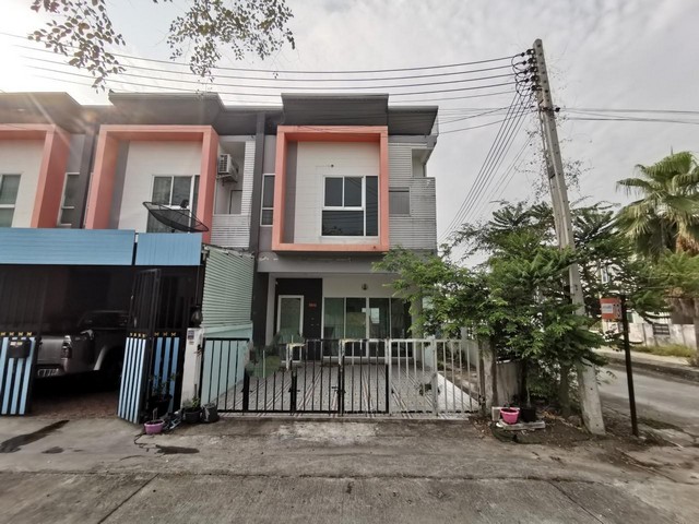 ทาวน์เฮ้าส์ เอื้ออาทร รังสิต - คลอง 10/1 ธัญบุรี ยังไม่เคยเข้าอยู่ ราคาถูก ทำเลดี 2