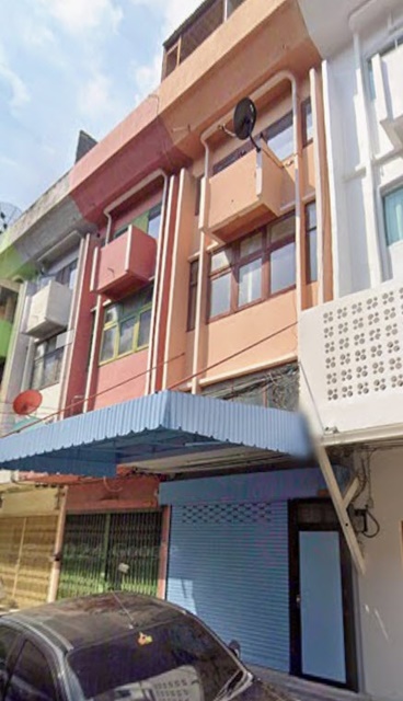ทาวน์เฮาส์ให้เช่า 4ชั้น 400ตร.ม 4นอน 5น้ำ 25ตร.ว. ทางด่วนรัชดาภิเษก 2.5 กม. BTSเสนา370ม. เมเจอร์ รัชโยธิน 700 ม. รัชโยธิน 800 ม.