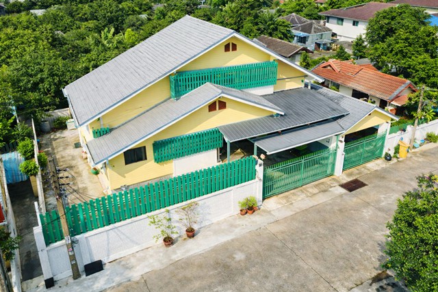 วชิรธรรมสาธิต 37-47 BTSปุณณวิถี Seacon ศรีนครินทร์ MRTสวนหลวง ร.9 คฤหาสน์ 2 ชั้น 6นอน 100ตรว. พร้อมเฟอร์นิเจอร์ครบ