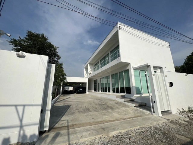 ให้เช่าบ้านเดี่ยวสร้างเอง สไตล์ Modern 2 ชั้น 80 ตรว. 5 ห้องนอน ใกล้สนามบินสุวรรณภูมิ , Robinson Lifestyle ลาดกระบัง