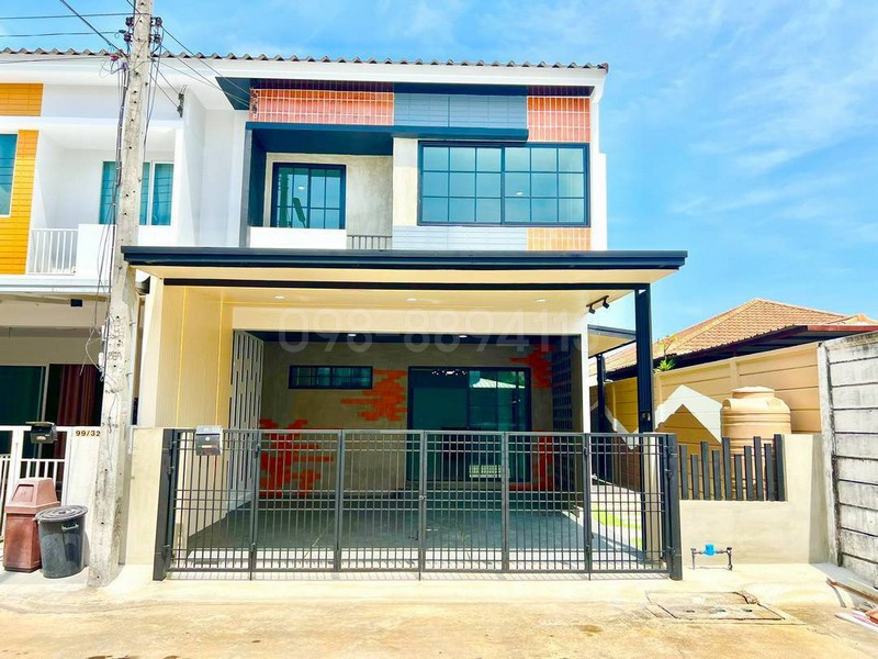 ขายทาวน์โฮม 2 ชั้น ใกล้สนามบินดอนเมือง เดอะทรัสต์ทาวน์ วงแหวน ลำลูกกา ขนาด 27.5 ตรว 3นอน 2น้ำ
