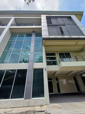 P3345 ขาย โฮมออฟฟิศ 4 ชั้น 600 ตรม. ห้องมุม รามอินทรา ใกล้แฟชั่นไอแลนส์ MRT วงแหวนรามอินทรา