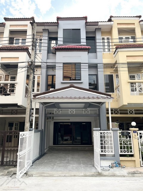 ให้เช่าทาวน์โฮม 3 ชั้น 4 ห้องนอน รามอินทรา 34 รีโนเวทใหม่ เลียบทางด่วนรามอินทรา