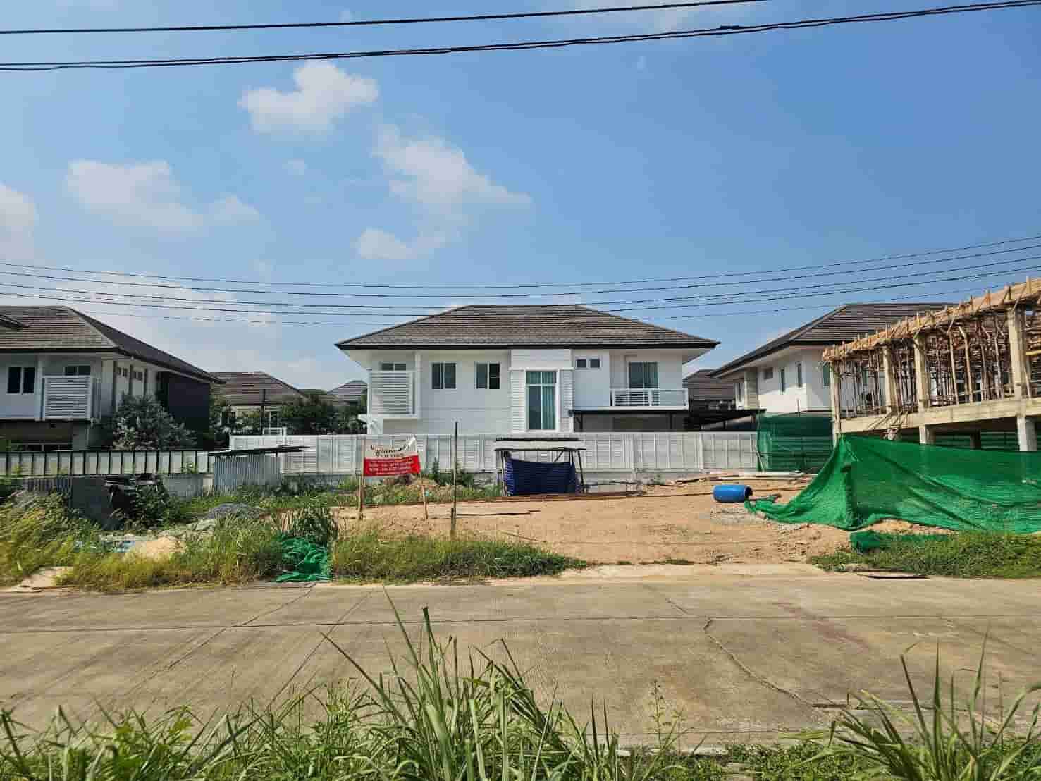 ขายถูกมาก!! ที่ดิน 91.8 ตร.ว. อยู่ในหมู่บ้านณุศาศิริ ถ.กรุงเทพกรีฑา ใกล้มอเตอร์เวย์ รถไฟฟ้า รร.นานาชาติฯ