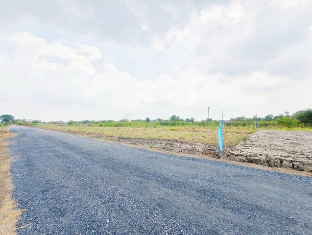 ที่ดิน - 100 SQ.WA 490000 BAHT. ไม่ไกลจาก อนามัยคลอง6 มอเตอร์เวย์ ถนนคลองหลวง พร้อมให้คุณเป็นเข้าจอง ปทุมธานี